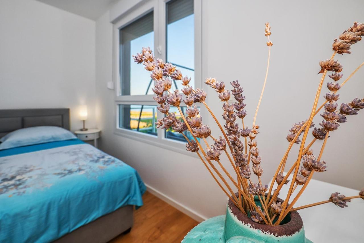Sea View With Garden Apartment Joshua Split Exterior photo